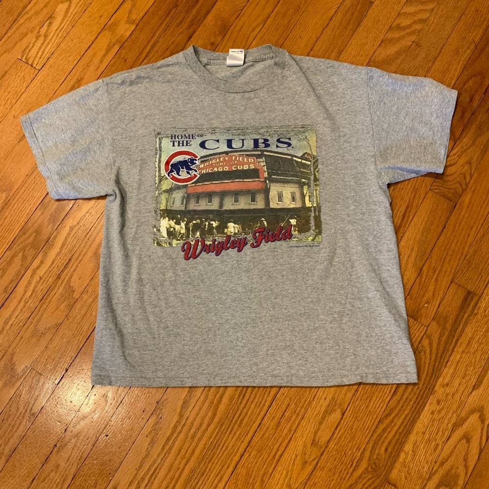 Vintage 2004 Chicago Cubs Wrigley Field MLB shirt